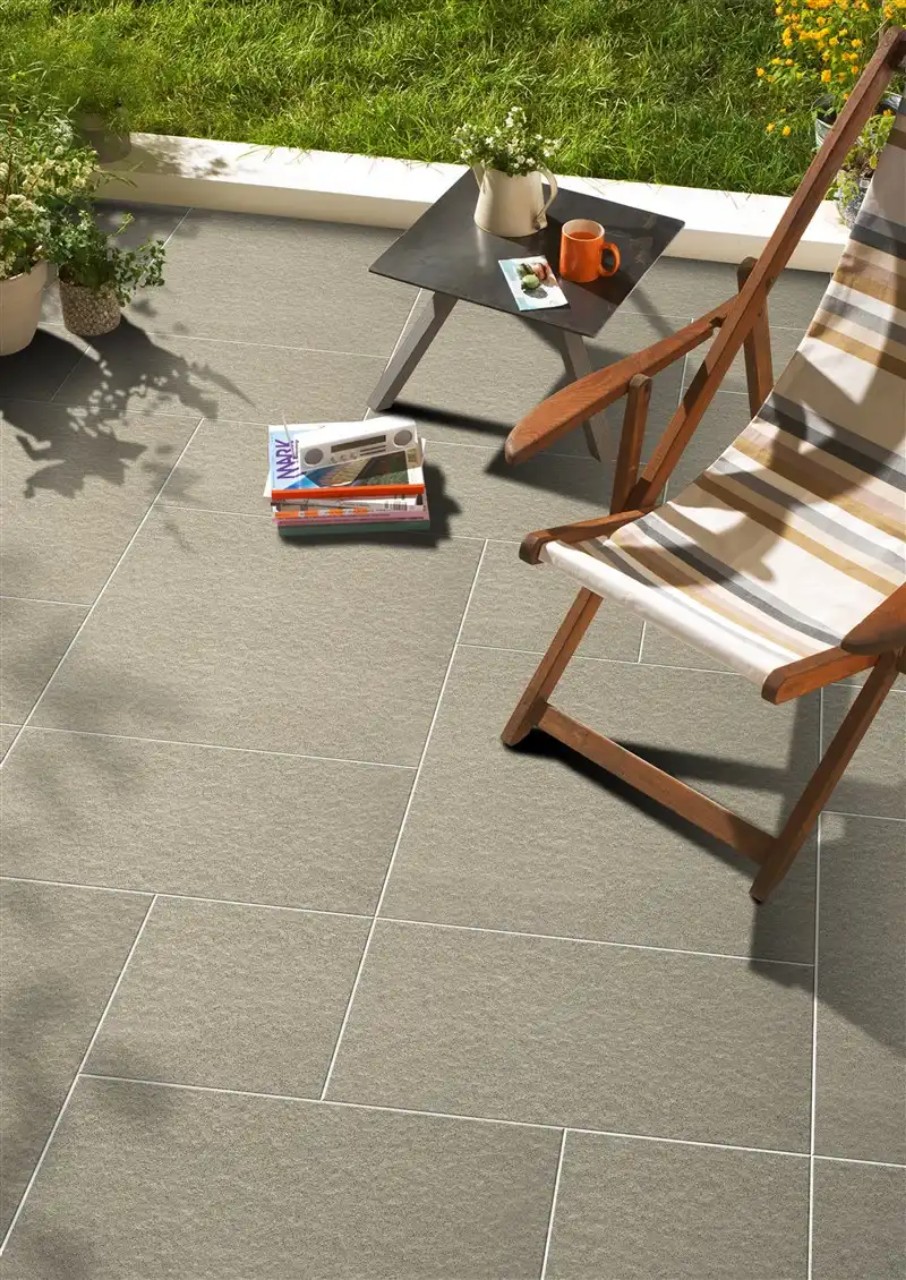 GẠCH SẦN TAICERA LÁT SÂN, NHÀ XE