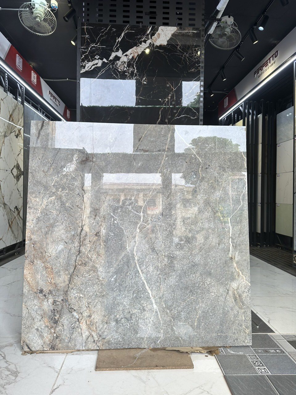 Gạch 1600x1600 Khổ Lớn